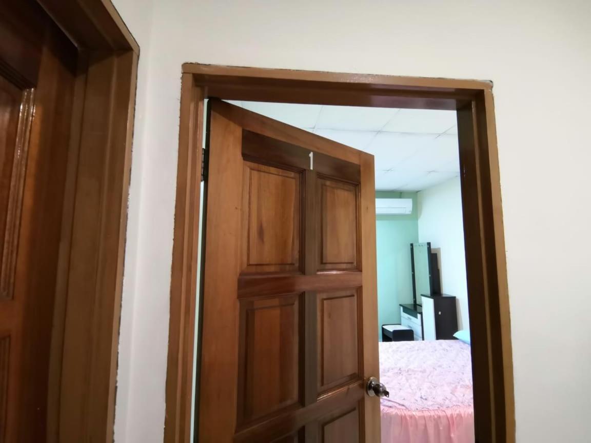 Cosy Homestay Ulu Tiram Εξωτερικό φωτογραφία